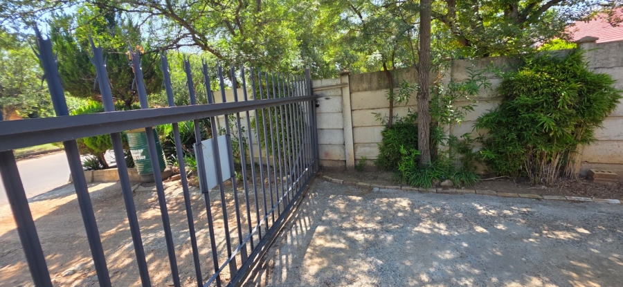 5 Bedroom Property for Sale in Songloed North West